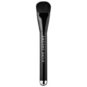 New Marc Jacobs No.4 the seamless foundation brush